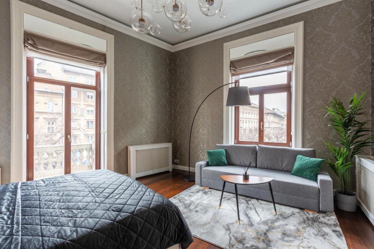 Luxury Apartment With Balcony Next To The New York Cafe بودابست المظهر الخارجي الصورة