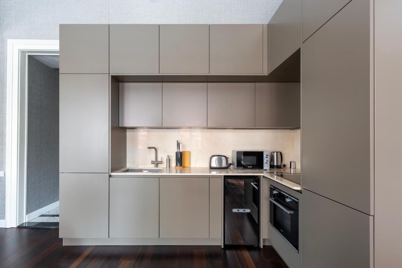 Luxury Apartment With Balcony Next To The New York Cafe بودابست المظهر الخارجي الصورة