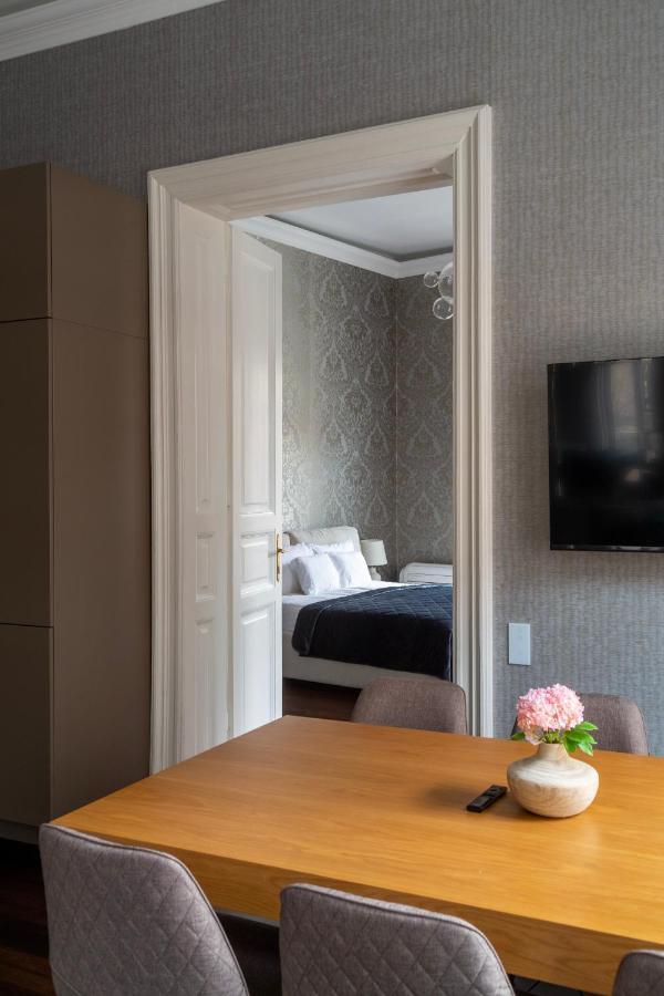 Luxury Apartment With Balcony Next To The New York Cafe بودابست المظهر الخارجي الصورة