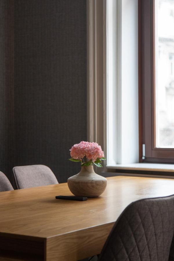 Luxury Apartment With Balcony Next To The New York Cafe بودابست المظهر الخارجي الصورة